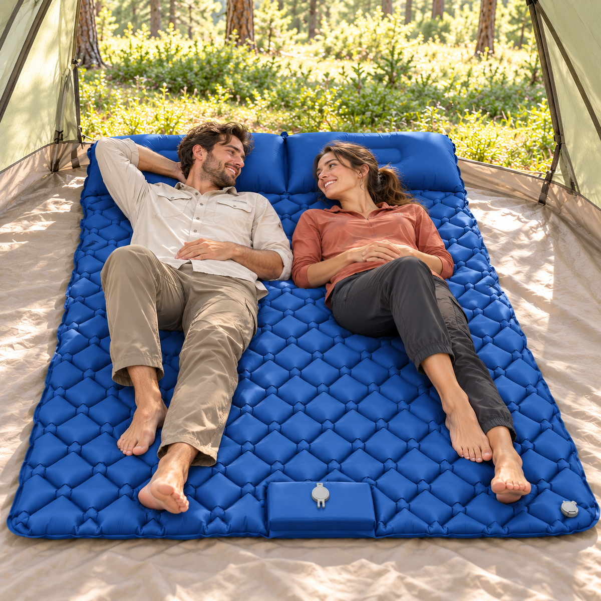 Blue double pad — lifestyle two campers